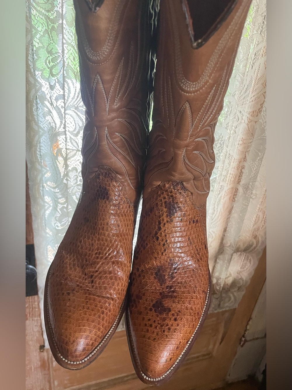 Dan Post gorgeous lizard cowboy boots size 10-11 made in Spain